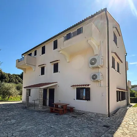 1 Bedroom Awesome In Rab Rab Town